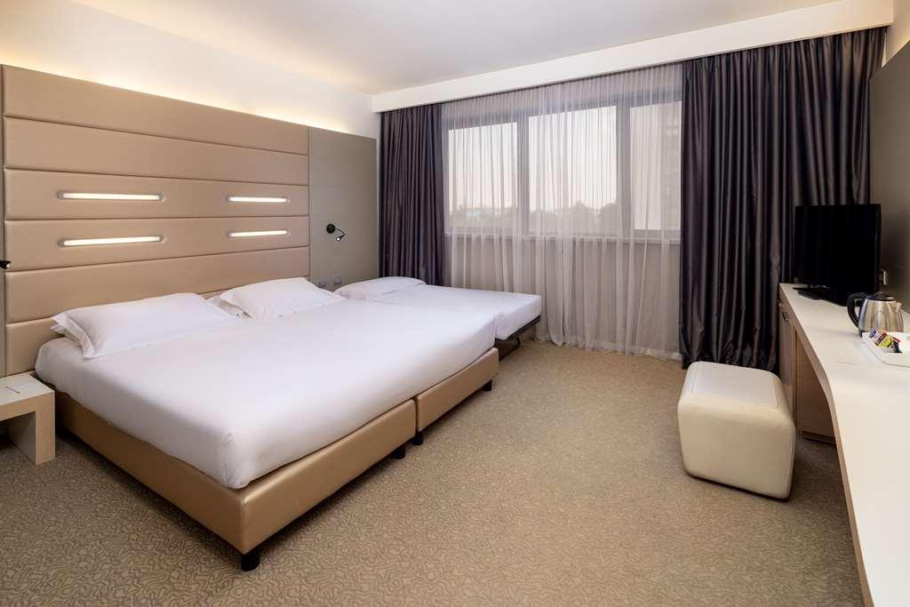 Best Western Plus Tower Hotel Bologna Room photo